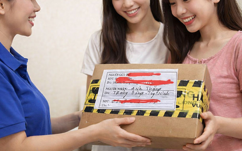 Giao hàng đồ chơi người lớn kín đáo